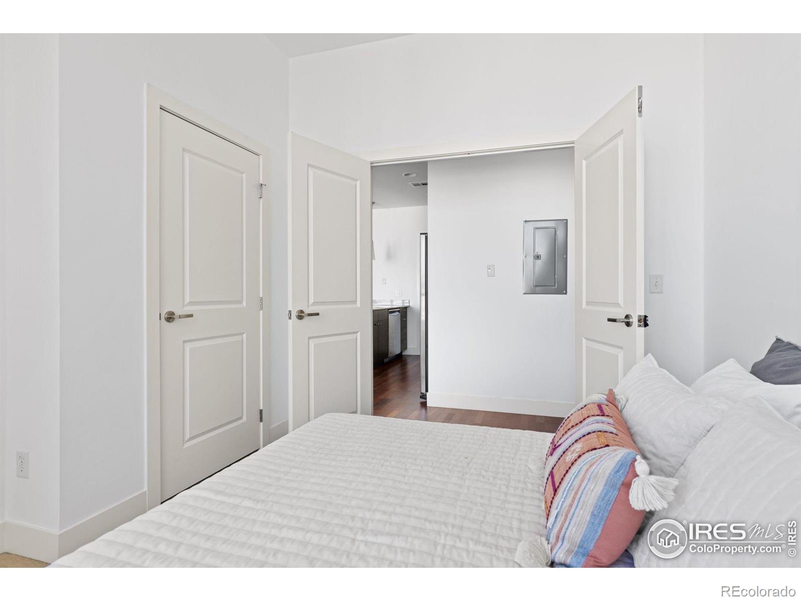 MLS Image #18 for 2001  lincoln street 2113,denver, Colorado