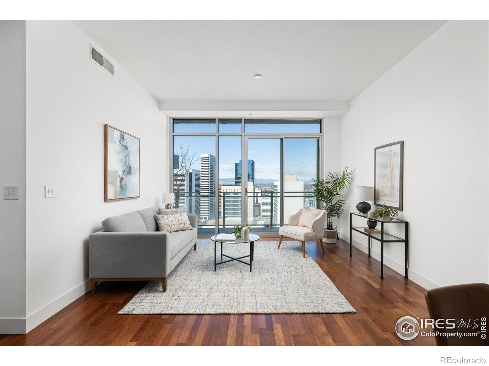 MLS Image #2 for 2001  lincoln street 2113,denver, Colorado