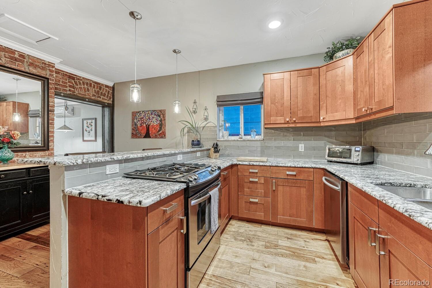 MLS Image #13 for 1729 n clarkson street,denver, Colorado
