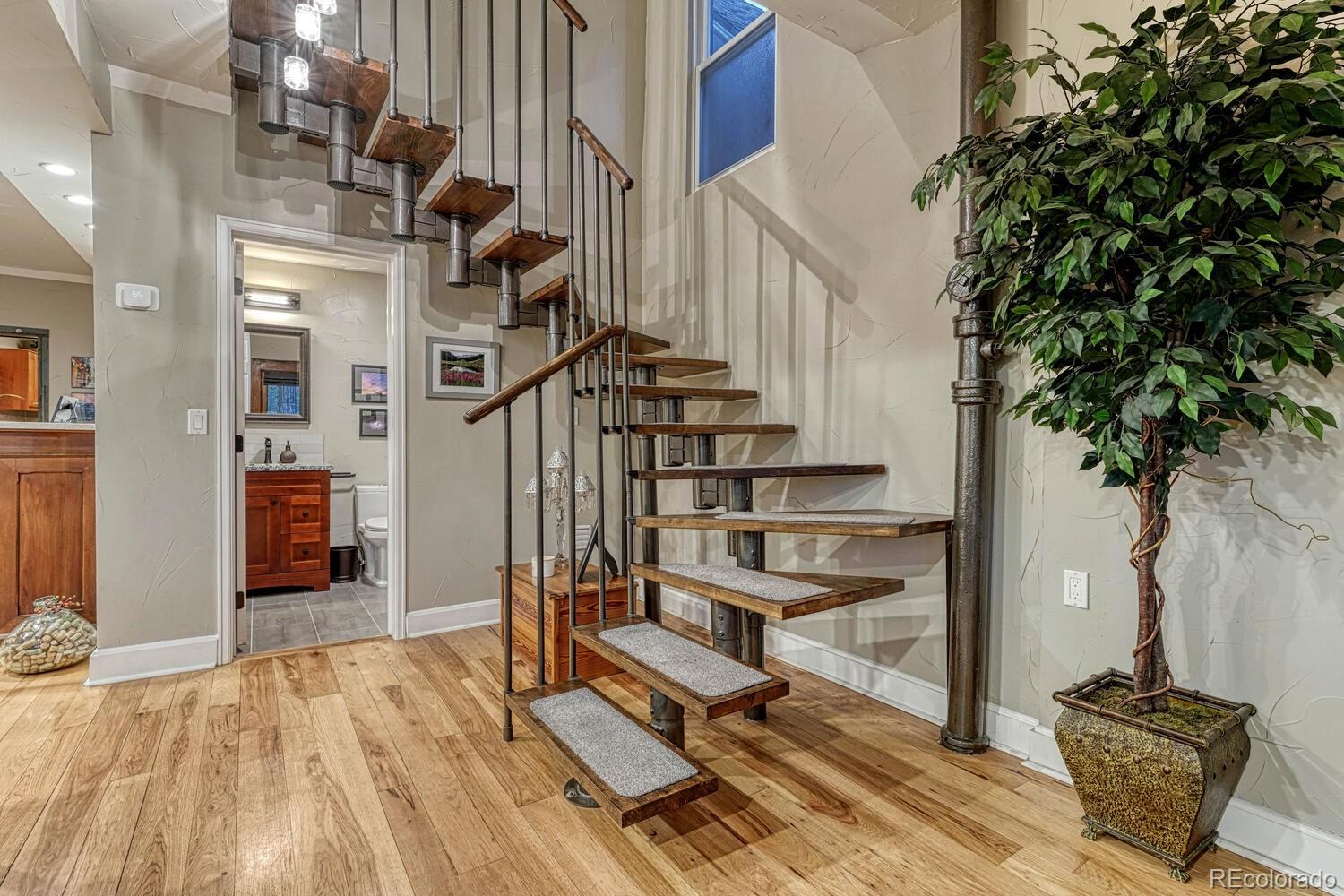 MLS Image #17 for 1729 n clarkson street,denver, Colorado