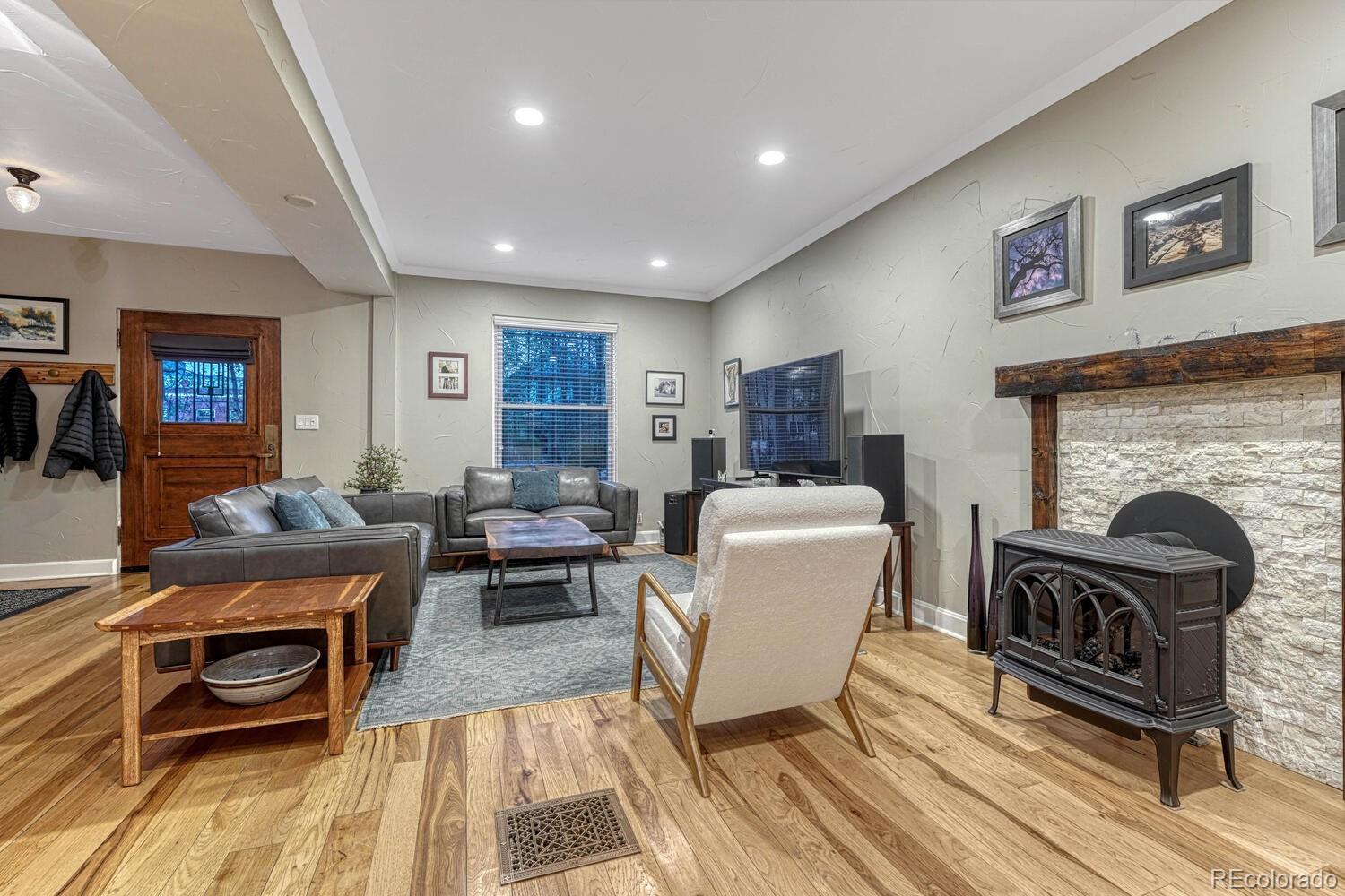 MLS Image #4 for 1729 n clarkson street,denver, Colorado
