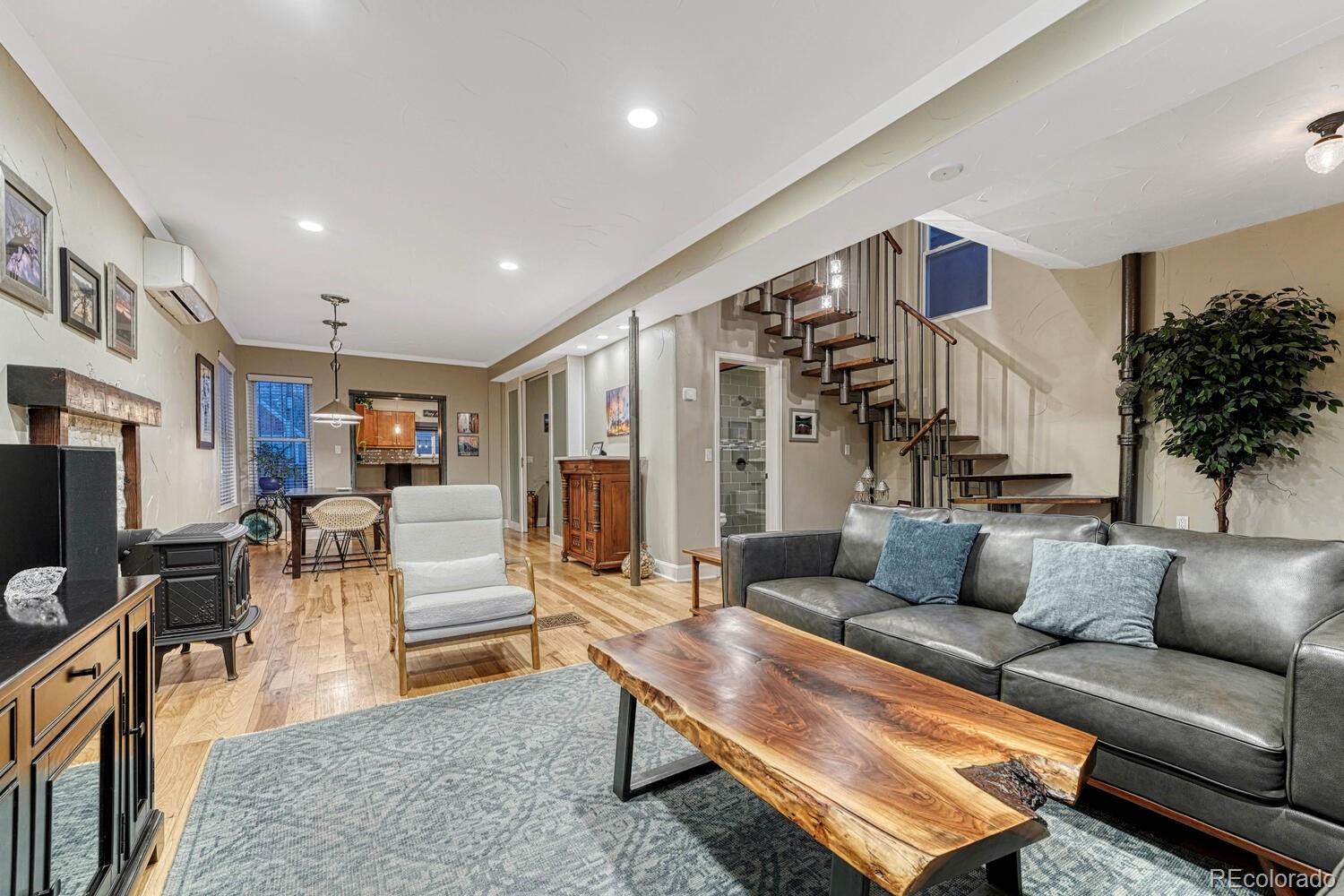 MLS Image #5 for 1729 n clarkson street,denver, Colorado