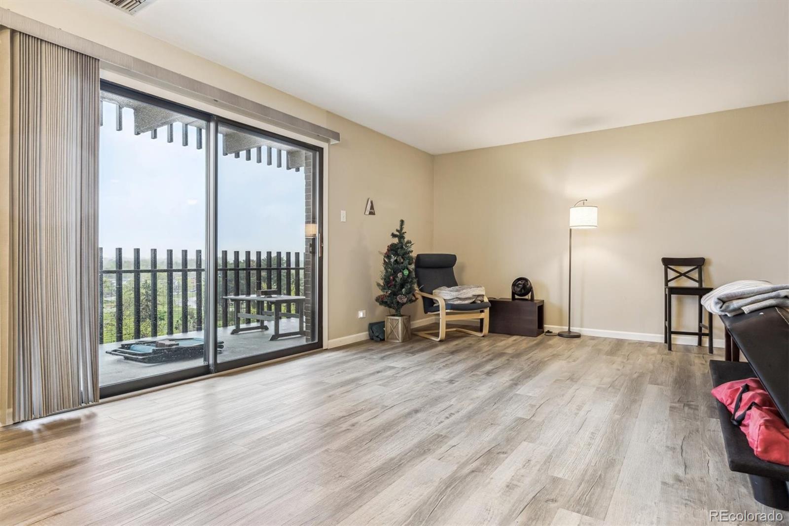 MLS Image #10 for 480 s marion parkway,denver, Colorado