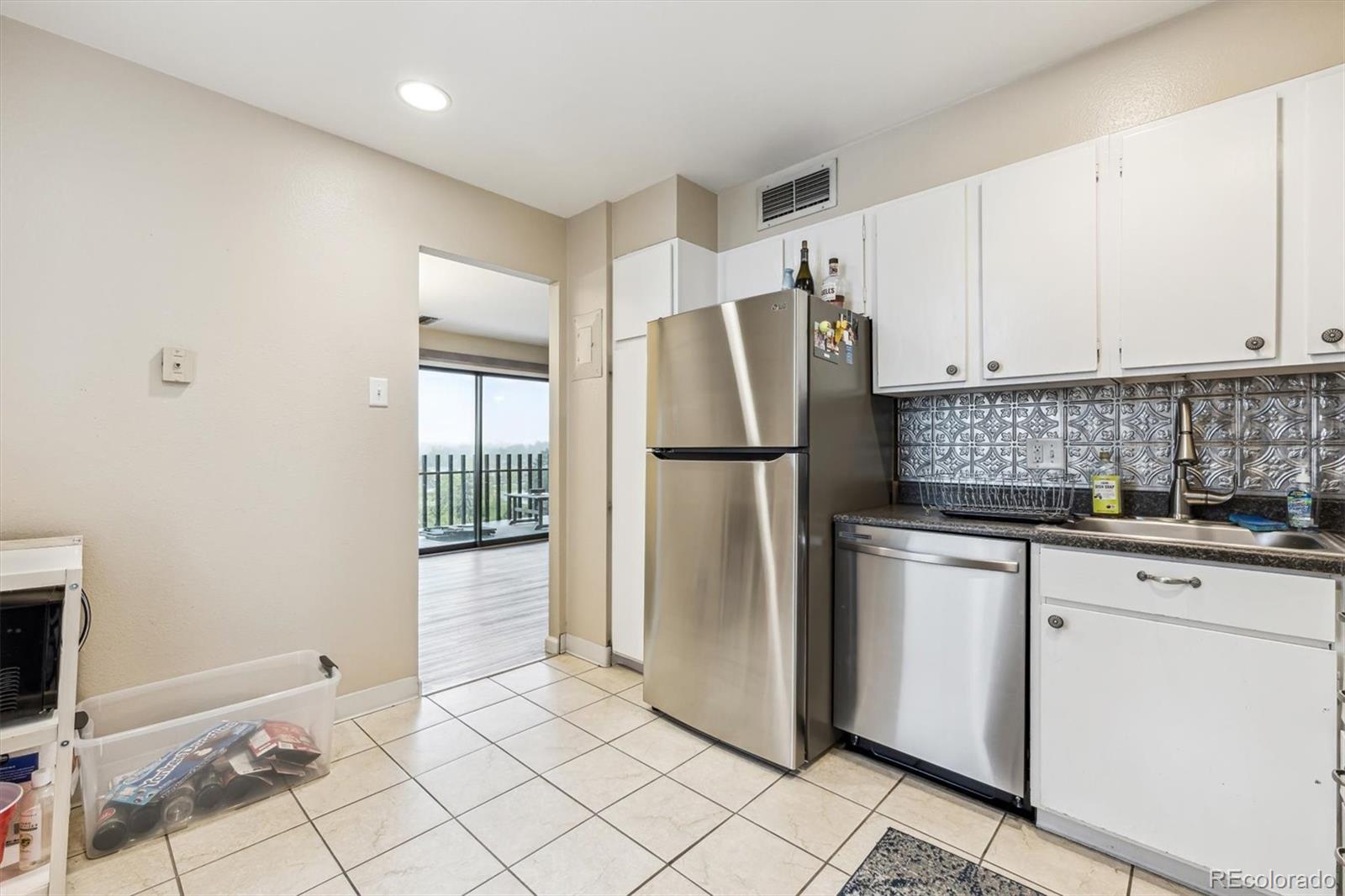 MLS Image #15 for 480 s marion parkway,denver, Colorado