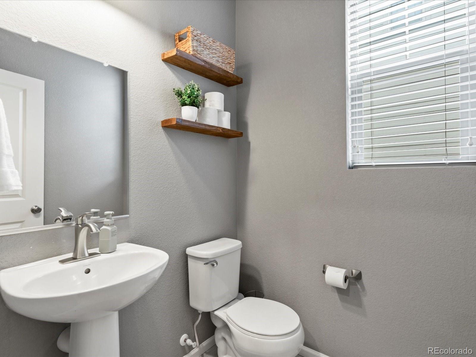 MLS Image #14 for 5716  boston court,denver, Colorado