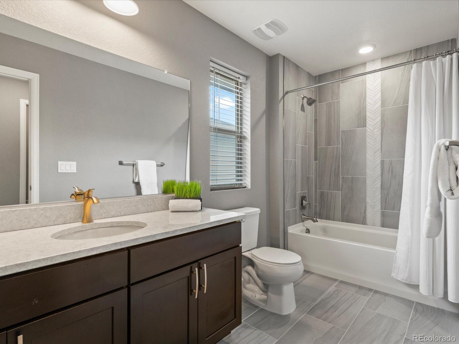 MLS Image #24 for 5716  boston court,denver, Colorado