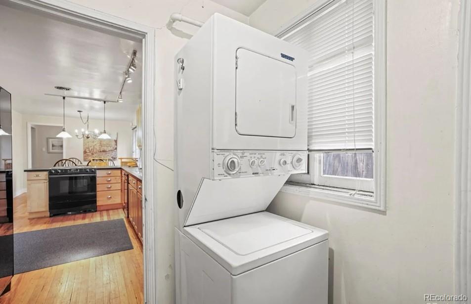MLS Image #22 for 6235 e 6th avenue parkway,denver, Colorado