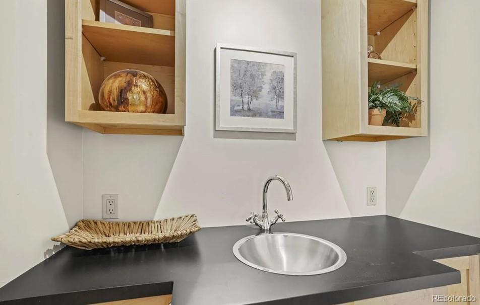 MLS Image #4 for 6235 e 6th avenue parkway,denver, Colorado