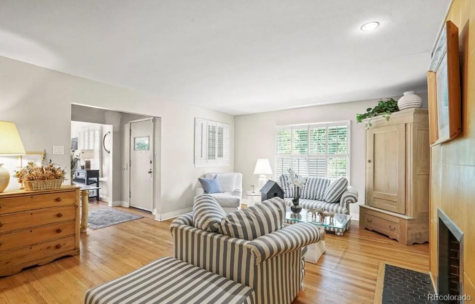 MLS Image #6 for 6235 e 6th avenue parkway,denver, Colorado