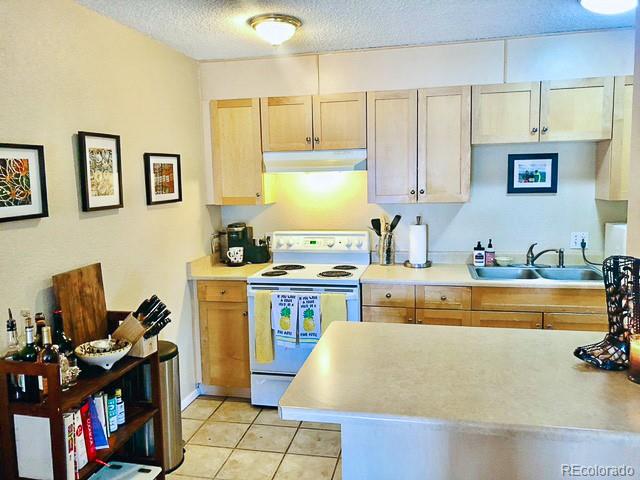 MLS Image #11 for 2500 s york street,denver, Colorado