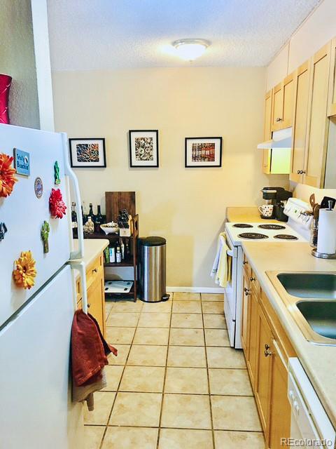 MLS Image #12 for 2500 s york street,denver, Colorado
