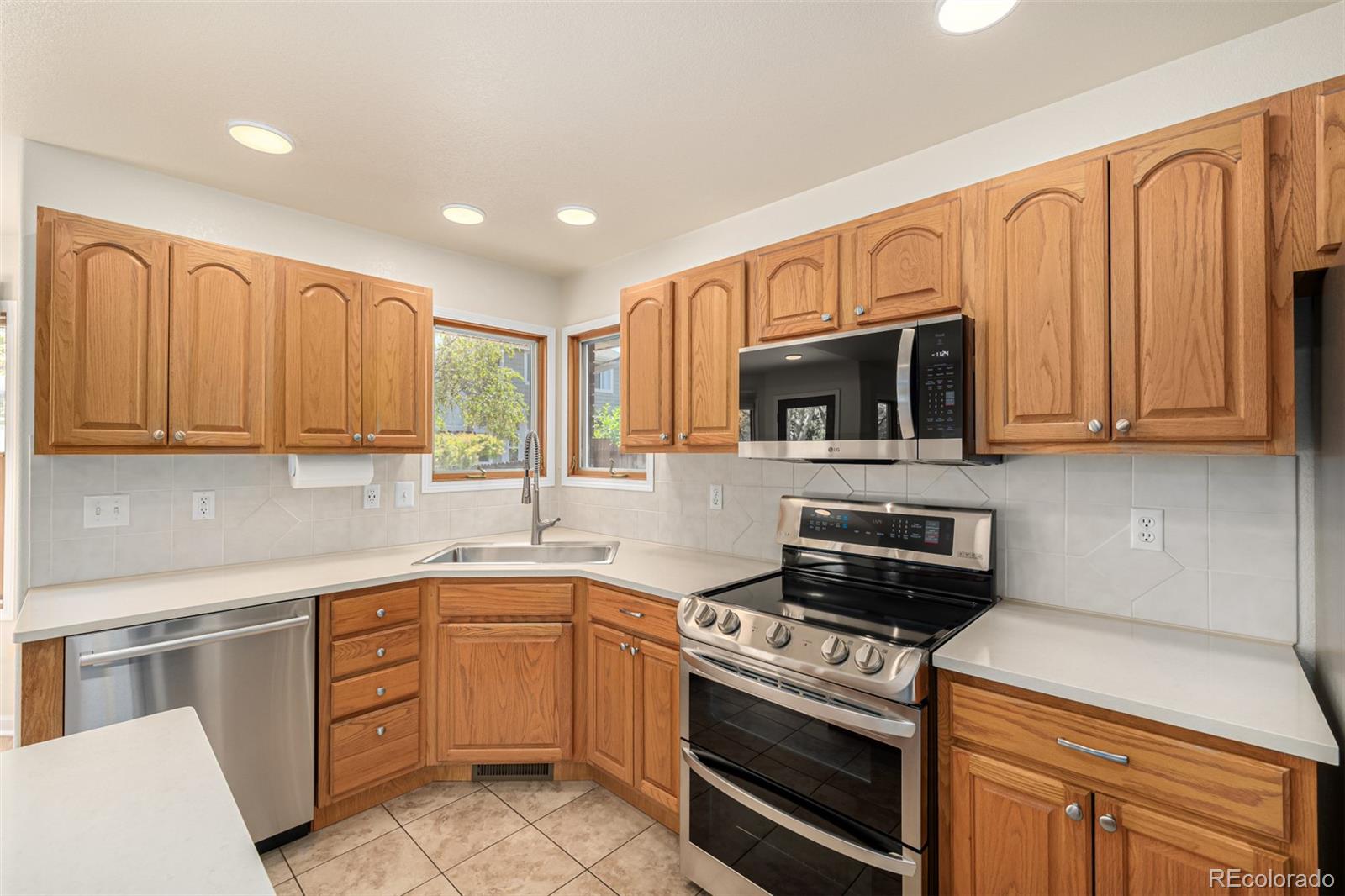 MLS Image #11 for 2072  skylark court,longmont, Colorado