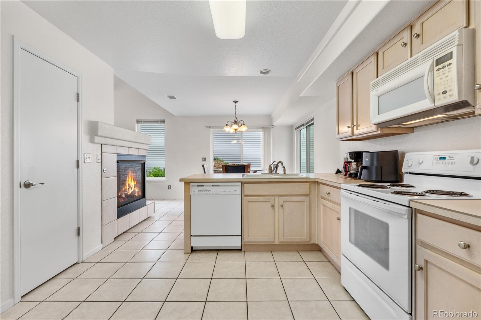 MLS Image #13 for 20835 e 47th avenue,denver, Colorado
