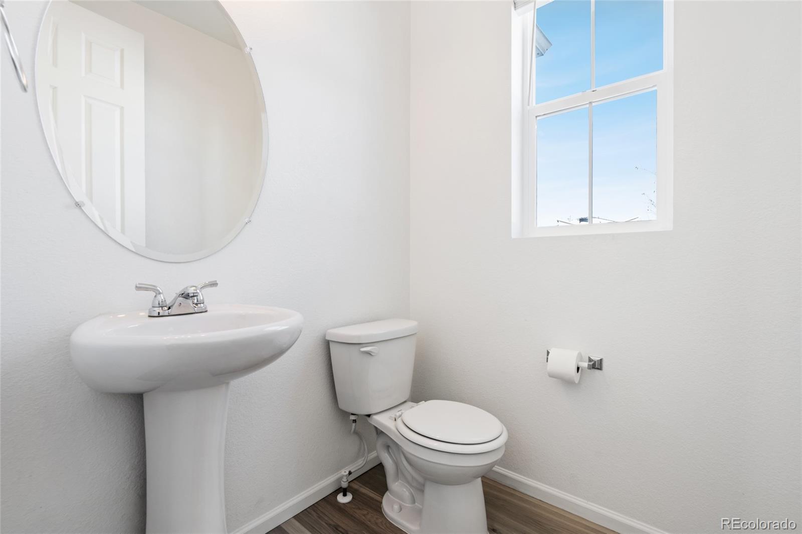 MLS Image #11 for 23527 e 5th place,aurora, Colorado
