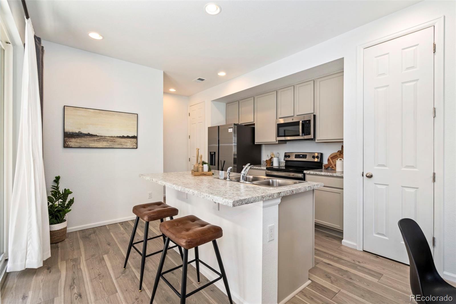 MLS Image #9 for 23527 e 5th place,aurora, Colorado