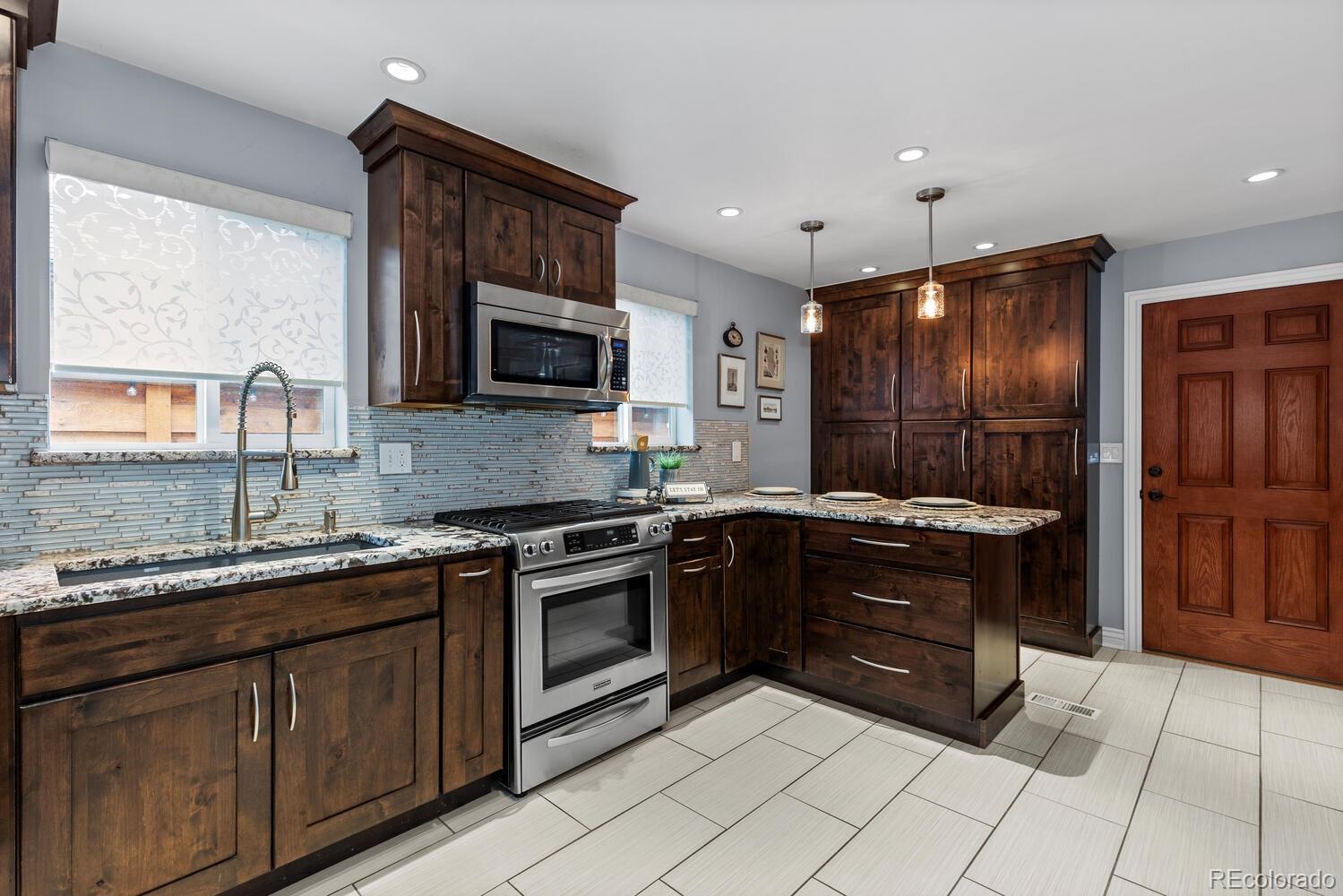 MLS Image #8 for 760  niagara street,denver, Colorado