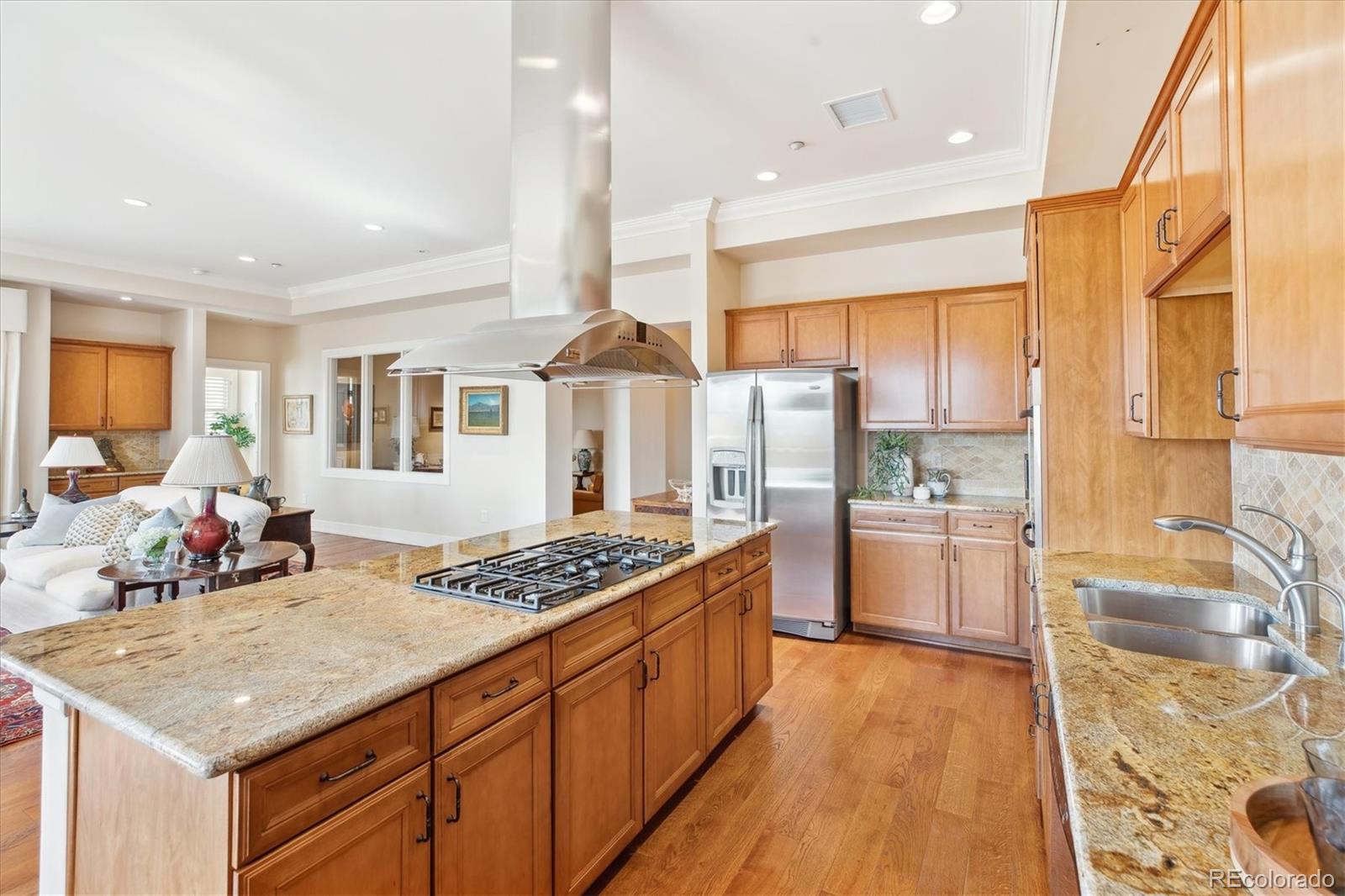 MLS Image #10 for 2200 s university boulevard,denver, Colorado