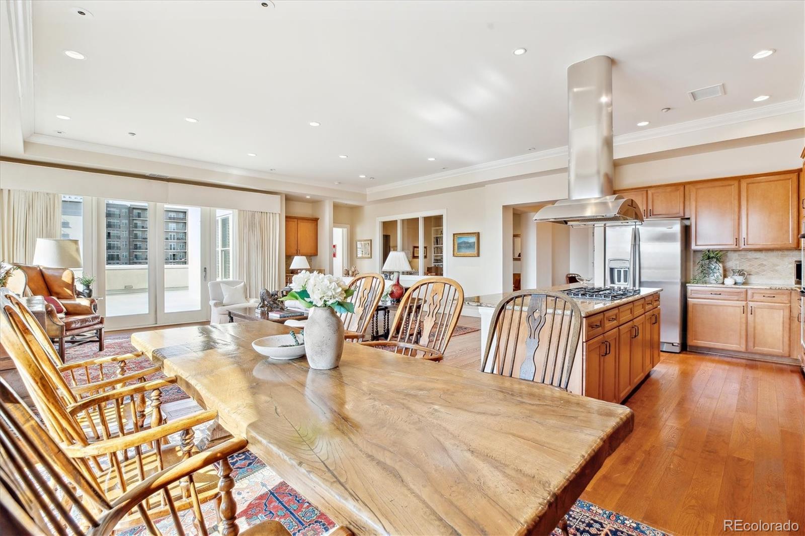 MLS Image #11 for 2200 s university boulevard,denver, Colorado