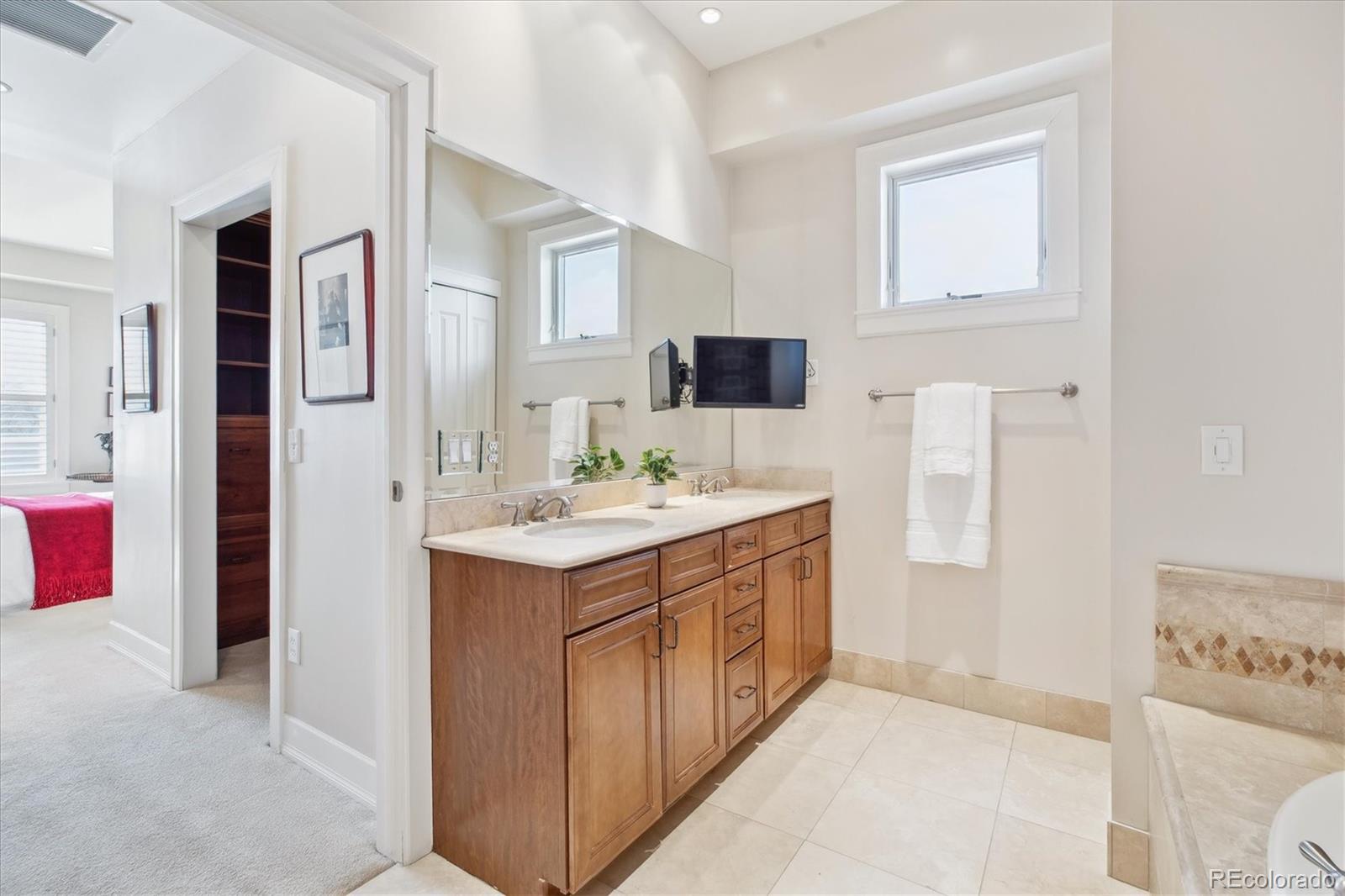 MLS Image #15 for 2200 s university boulevard,denver, Colorado