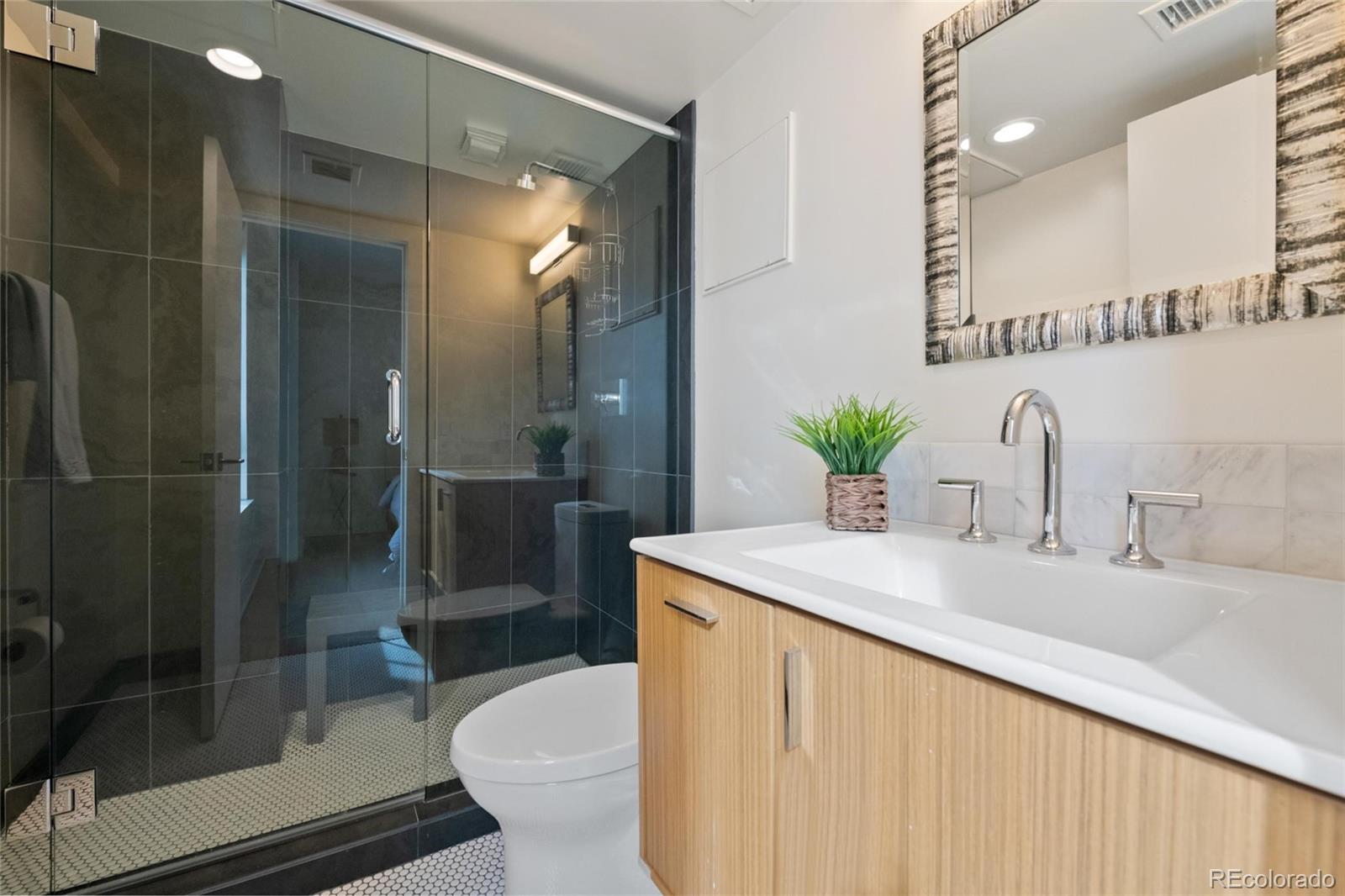 MLS Image #11 for 1020  15th street,denver, Colorado