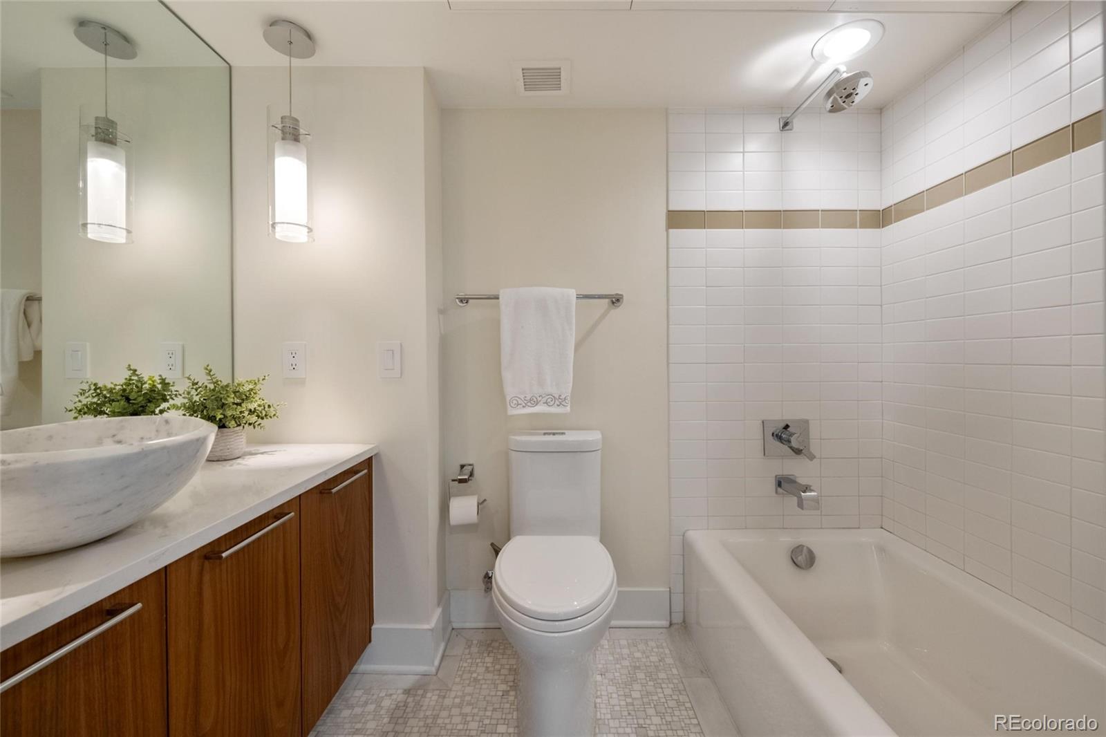 MLS Image #14 for 1020  15th street,denver, Colorado