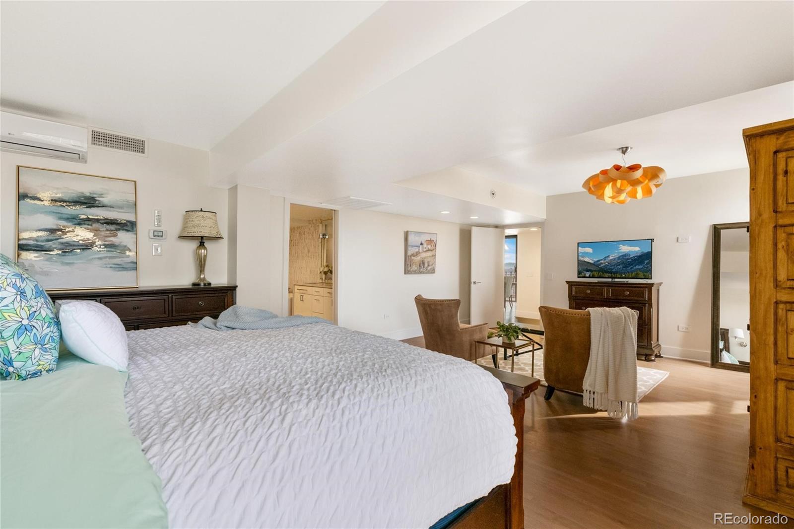 MLS Image #6 for 1020  15th street,denver, Colorado
