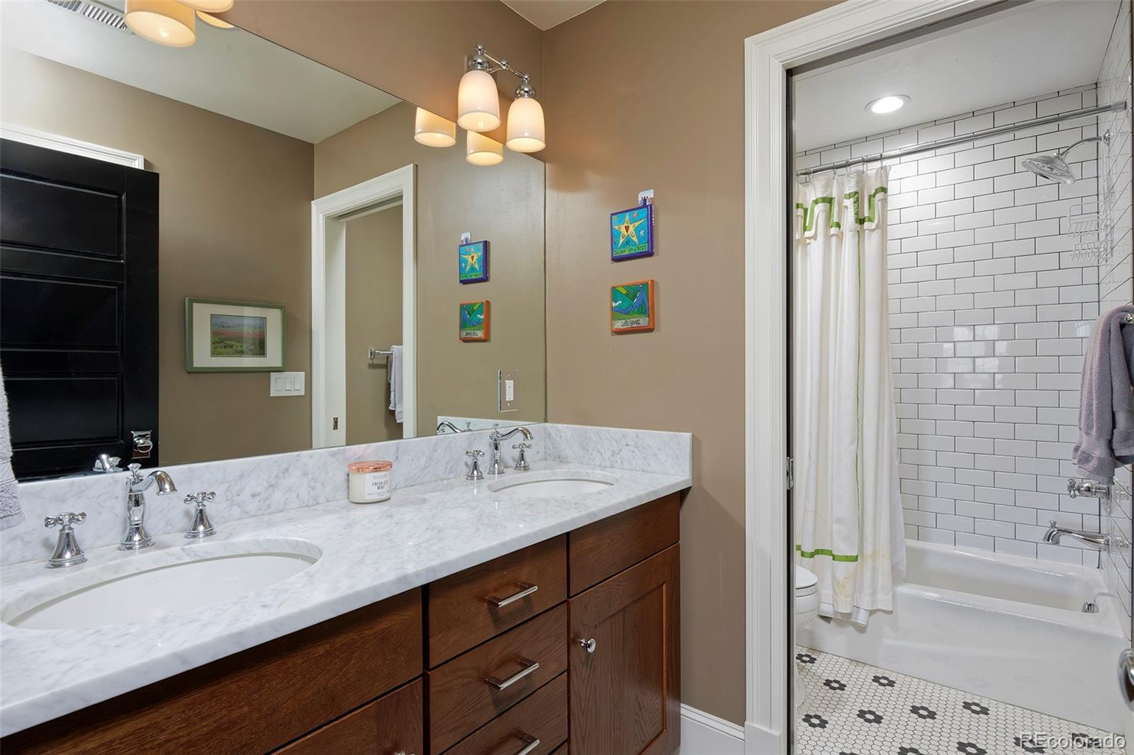 MLS Image #29 for 535 n high street,denver, Colorado