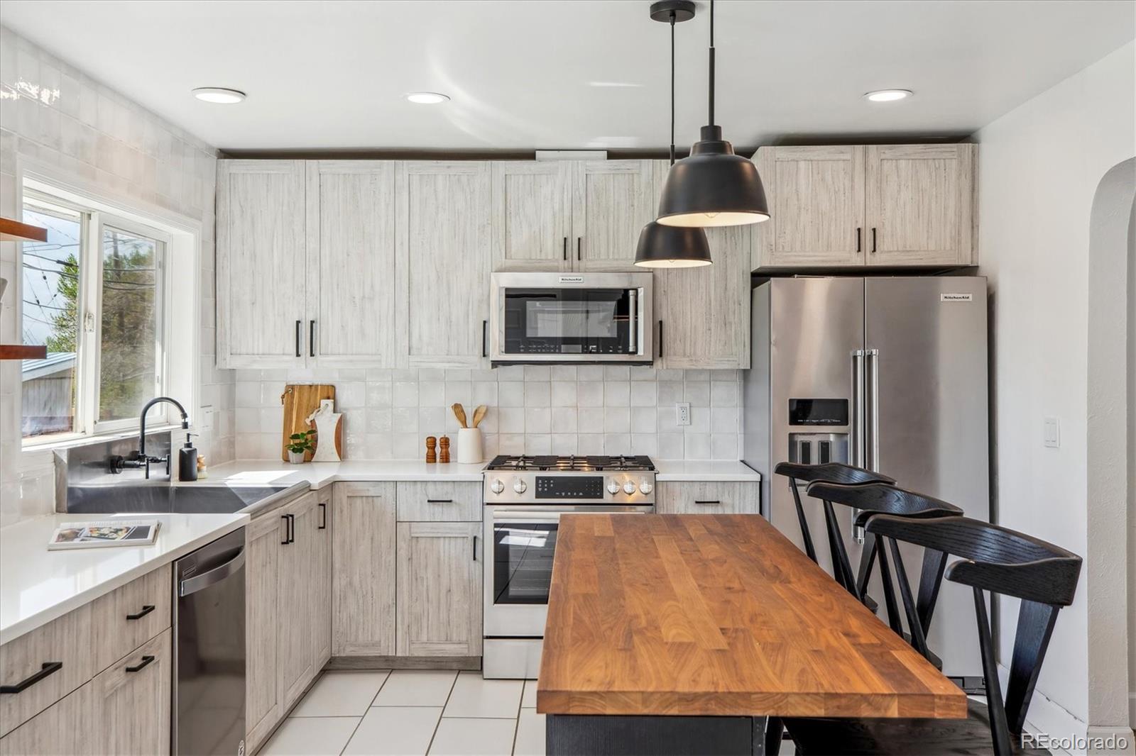 MLS Image #8 for 1860 w iris circle,littleton, Colorado