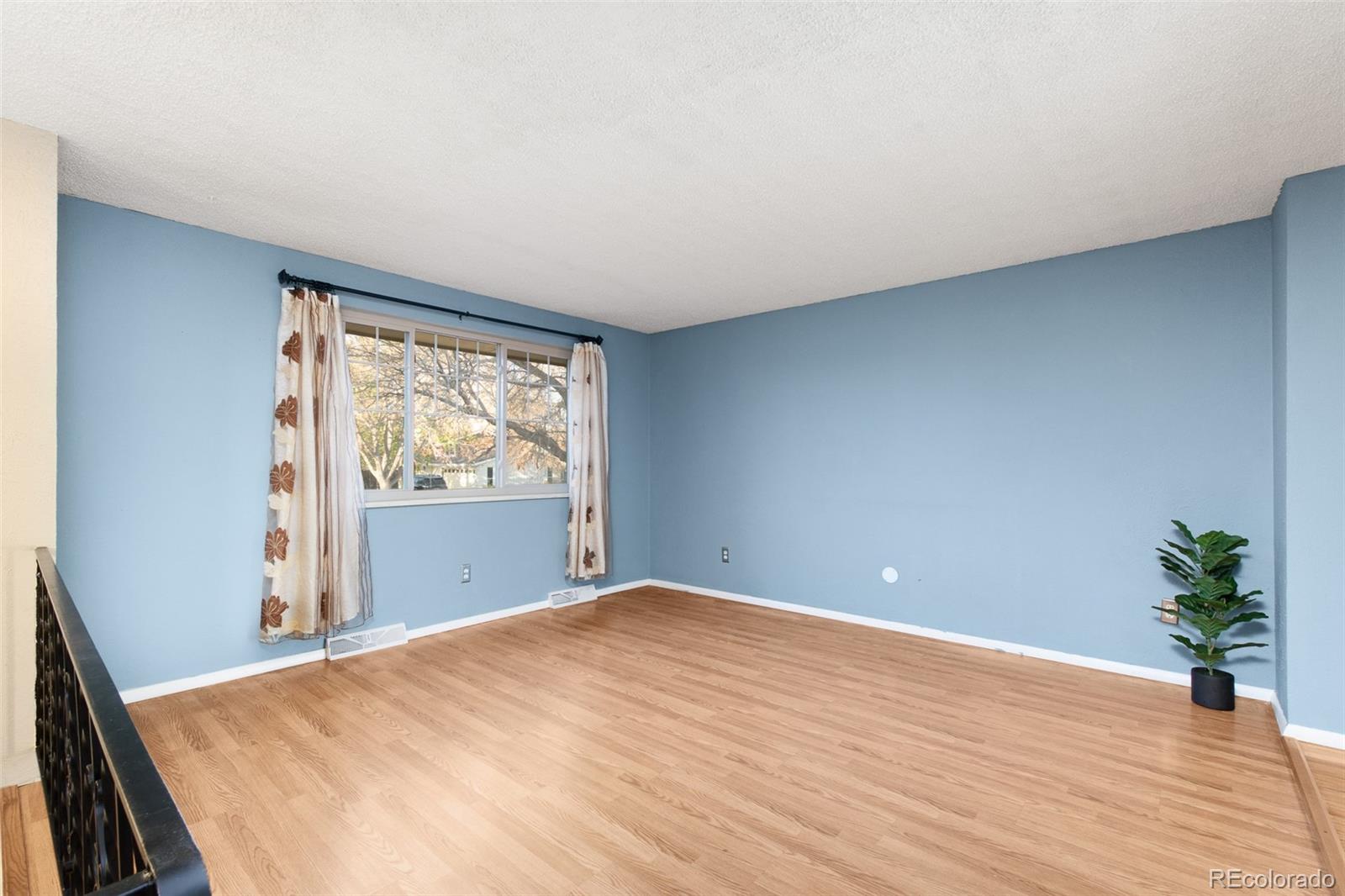 MLS Image #13 for 12642 e ohio avenue,aurora, Colorado