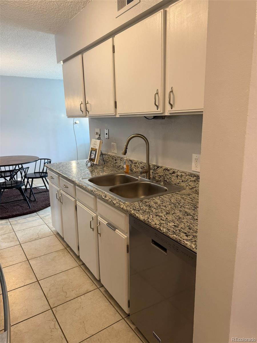 MLS Image #3 for 7495 e quincy avenue,denver, Colorado