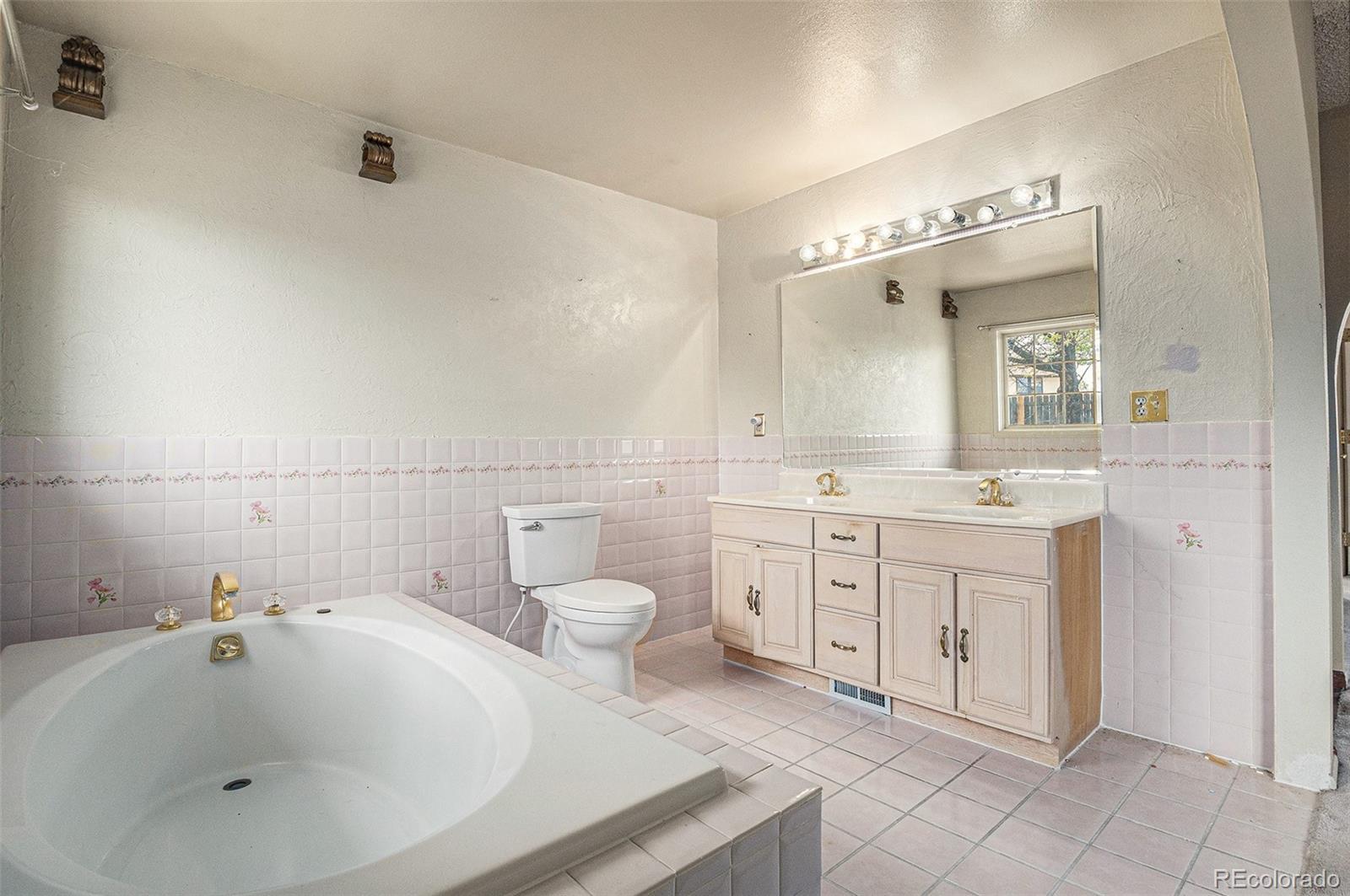 MLS Image #4 for 1947 s ouray street,aurora, Colorado