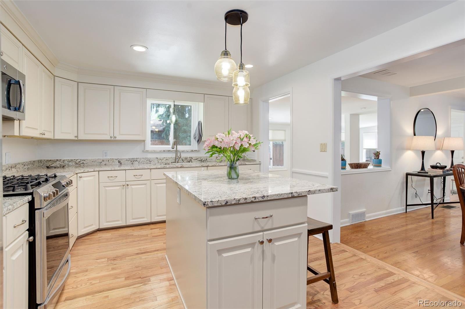 MLS Image #4 for 3090 s high street,denver, Colorado