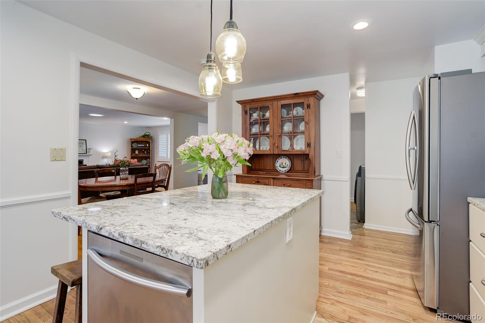 MLS Image #5 for 3090 s high street,denver, Colorado