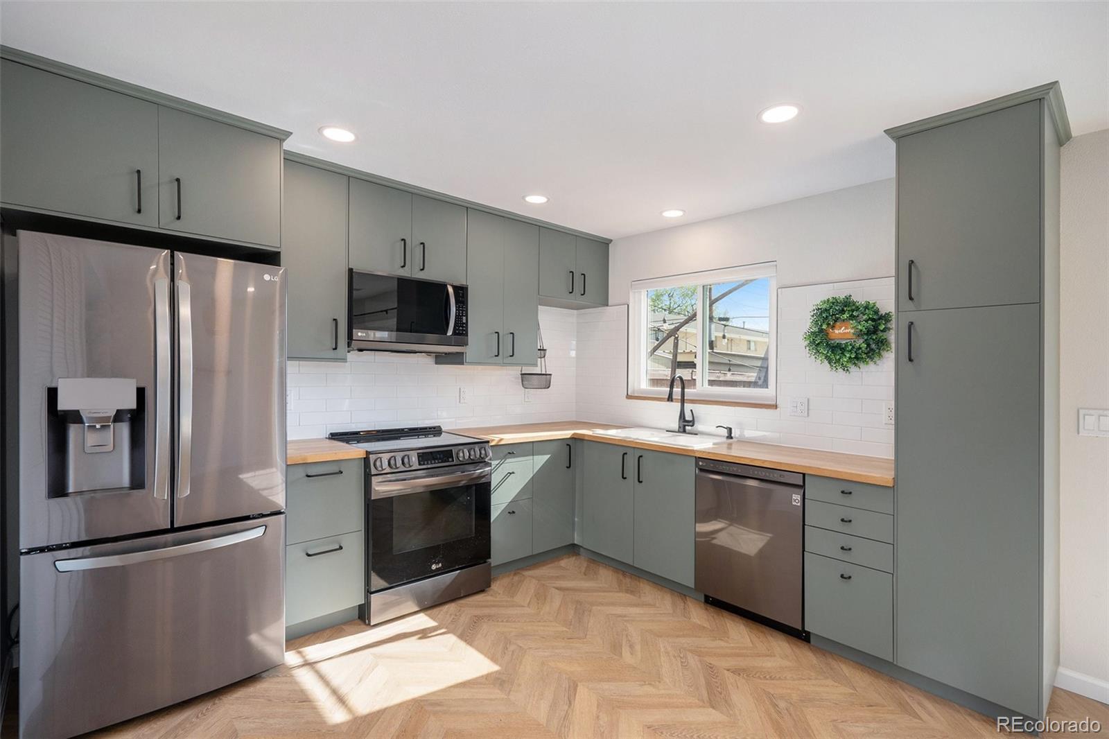 MLS Image #11 for 9272 e mansfield avenue,denver, Colorado