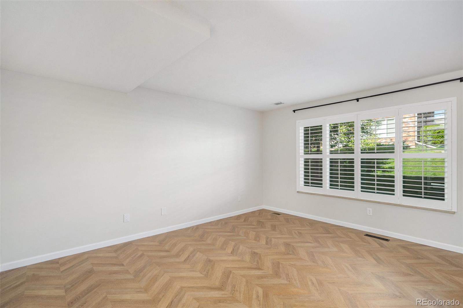 MLS Image #5 for 9272 e mansfield avenue,denver, Colorado