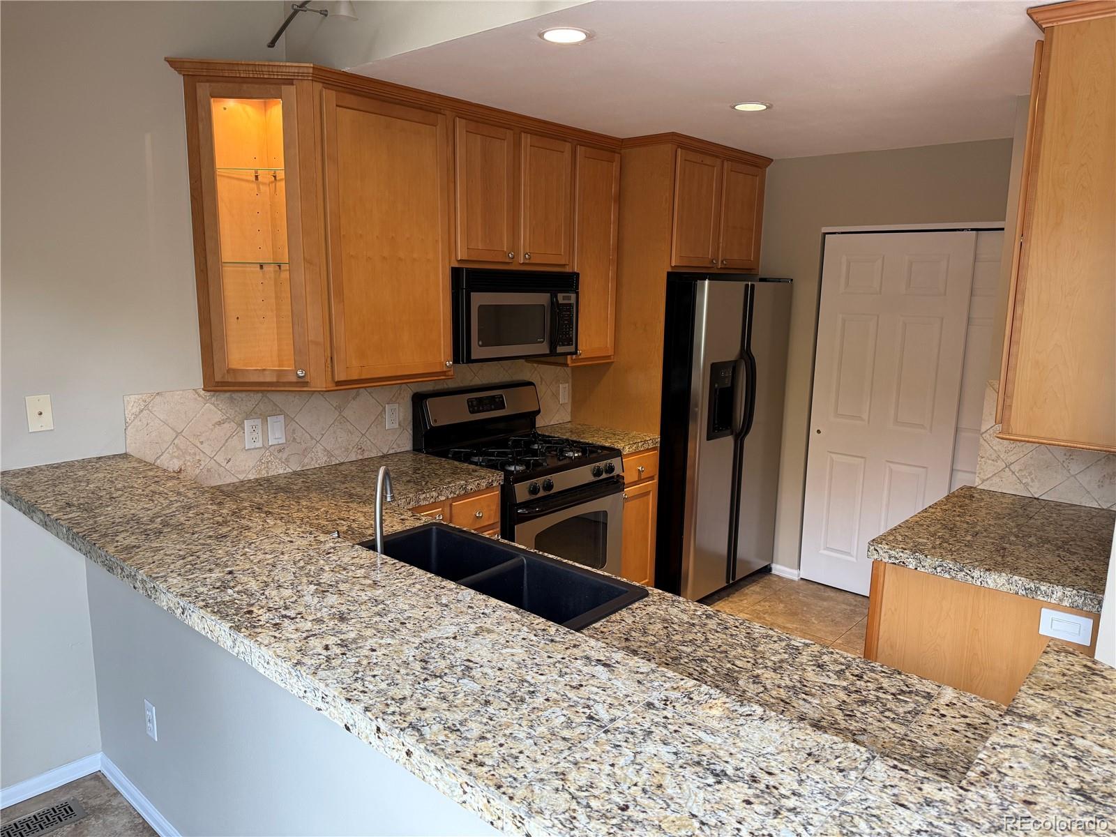 MLS Image #5 for 935 n pennsylvania street,denver, Colorado