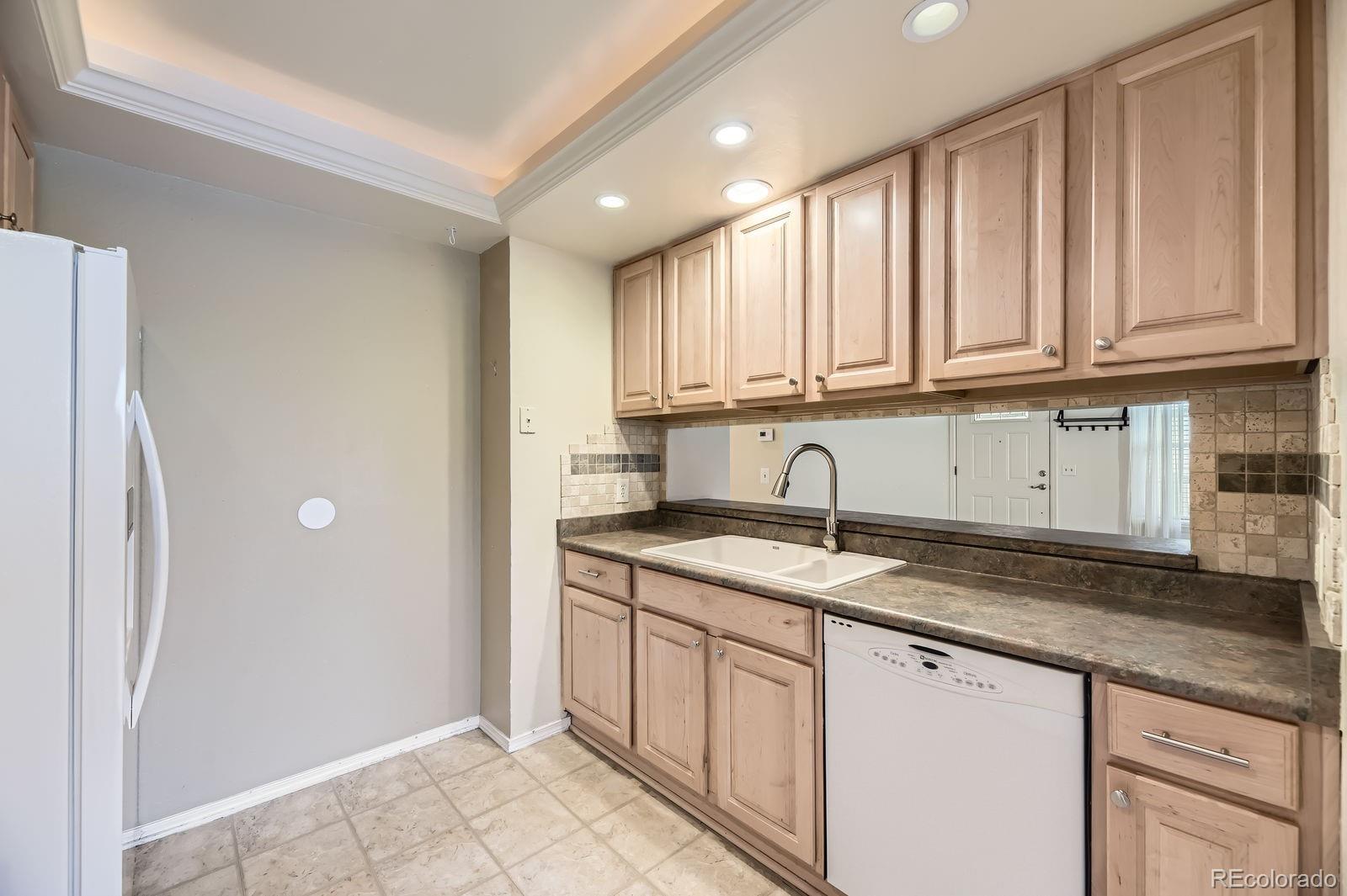 MLS Image #10 for 8208 s high court,centennial, Colorado