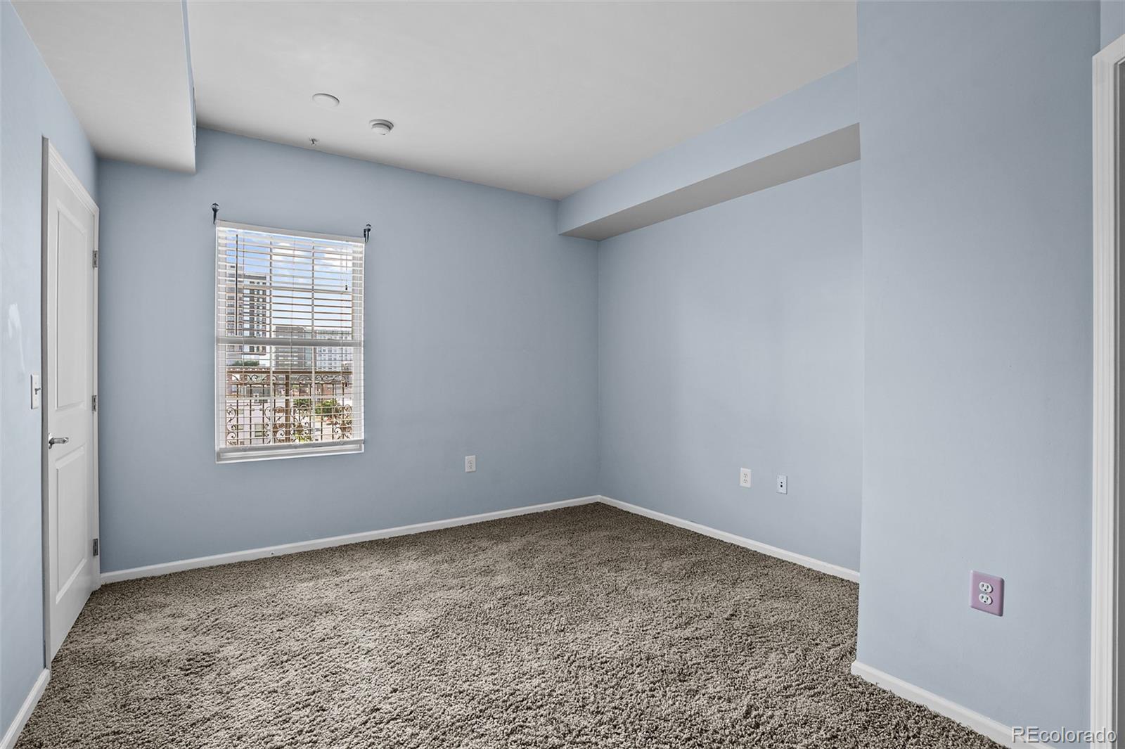 MLS Image #11 for 975 n lincoln street,denver, Colorado