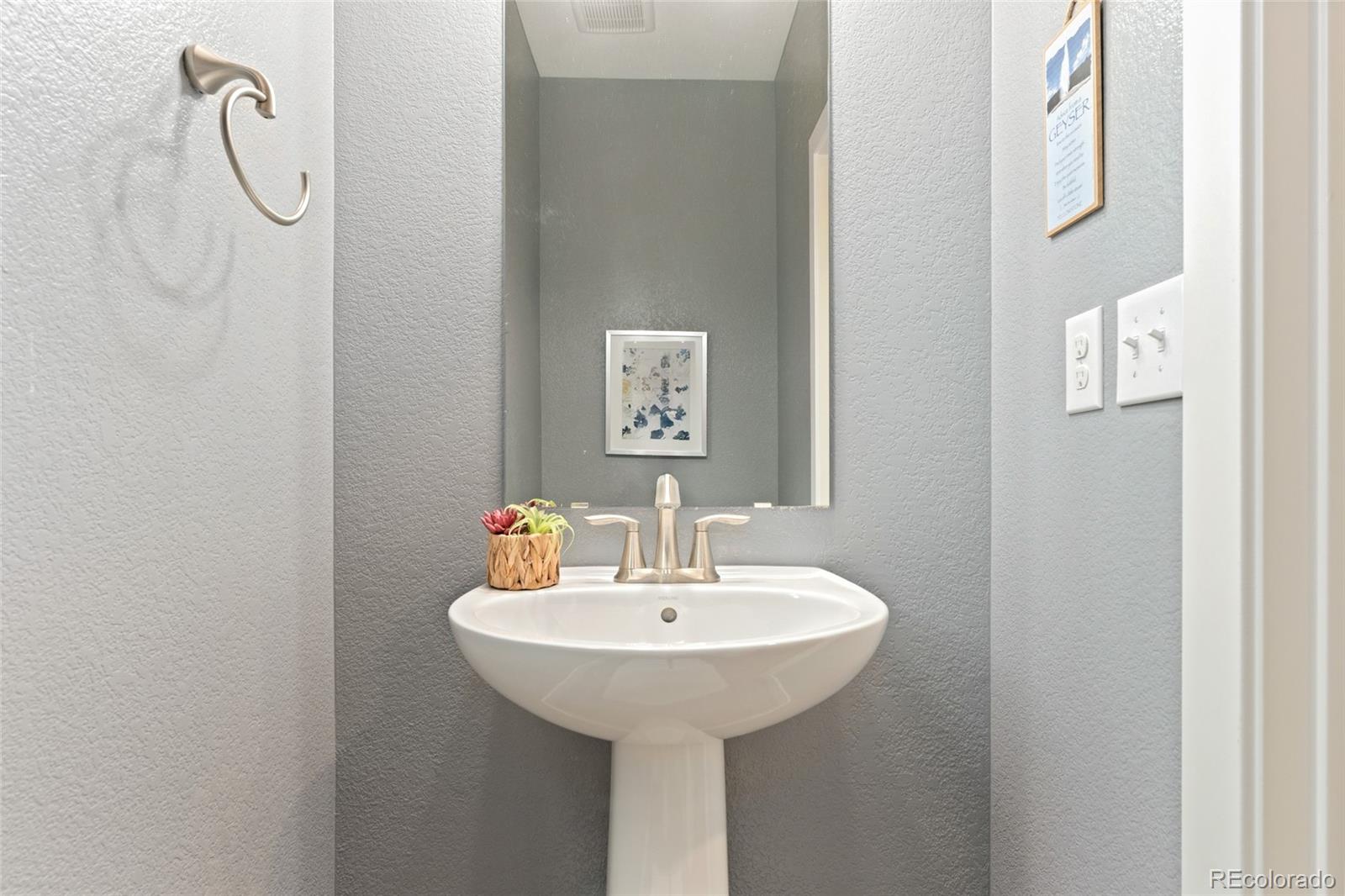 MLS Image #13 for 7602 s yakima court,aurora, Colorado