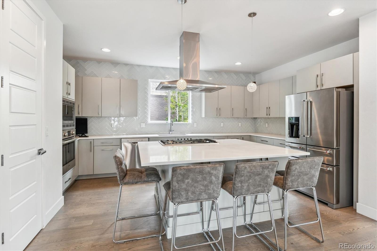 MLS Image #8 for 8565 e 50th drive,denver, Colorado