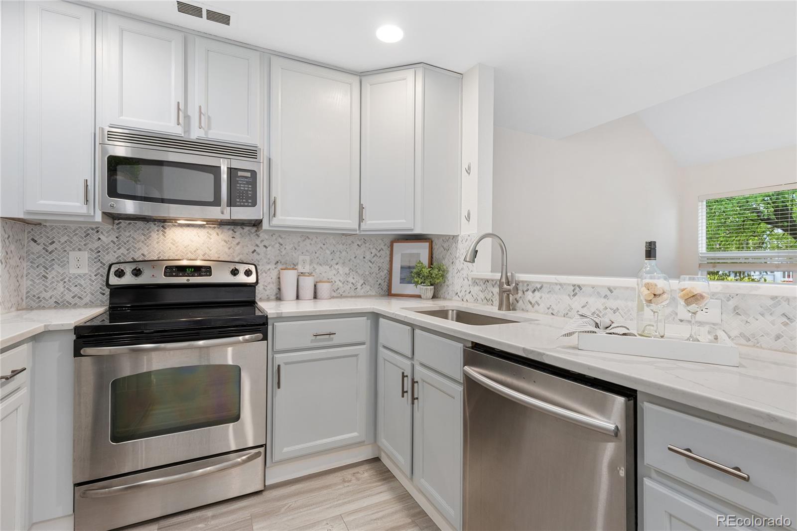 MLS Image #3 for 2017 n fork drive,lafayette, Colorado