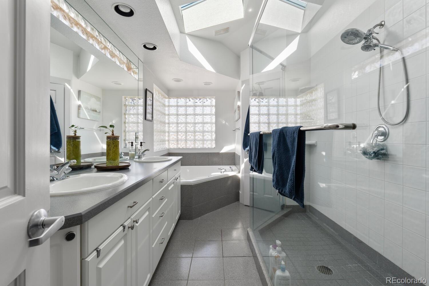 MLS Image #20 for 561  cook street,denver, Colorado