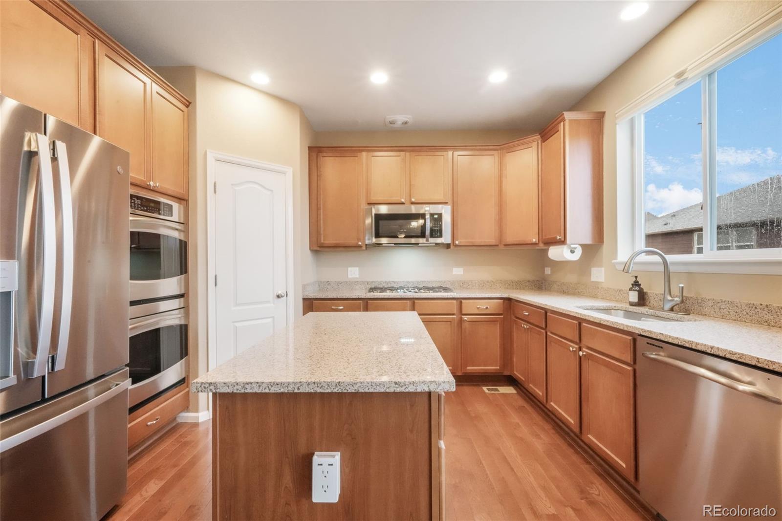 MLS Image #14 for 823  spectrum loop,colorado springs, Colorado