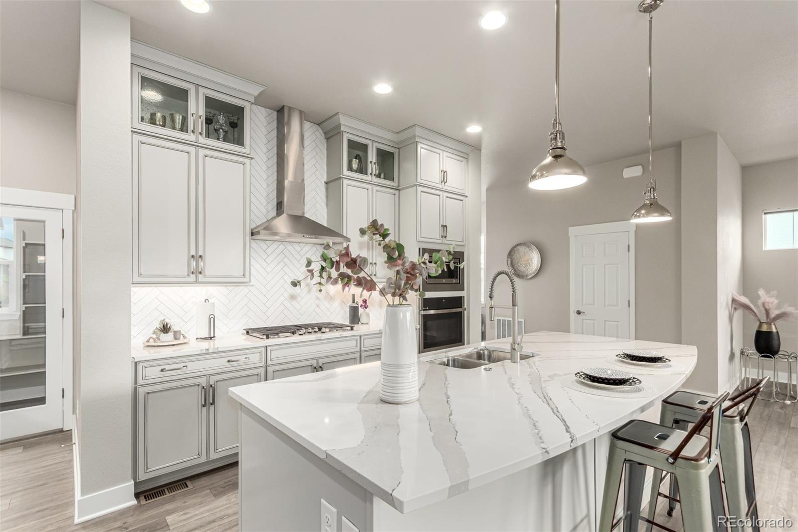 MLS Image #11 for 21492 e 60th avenue,aurora, Colorado