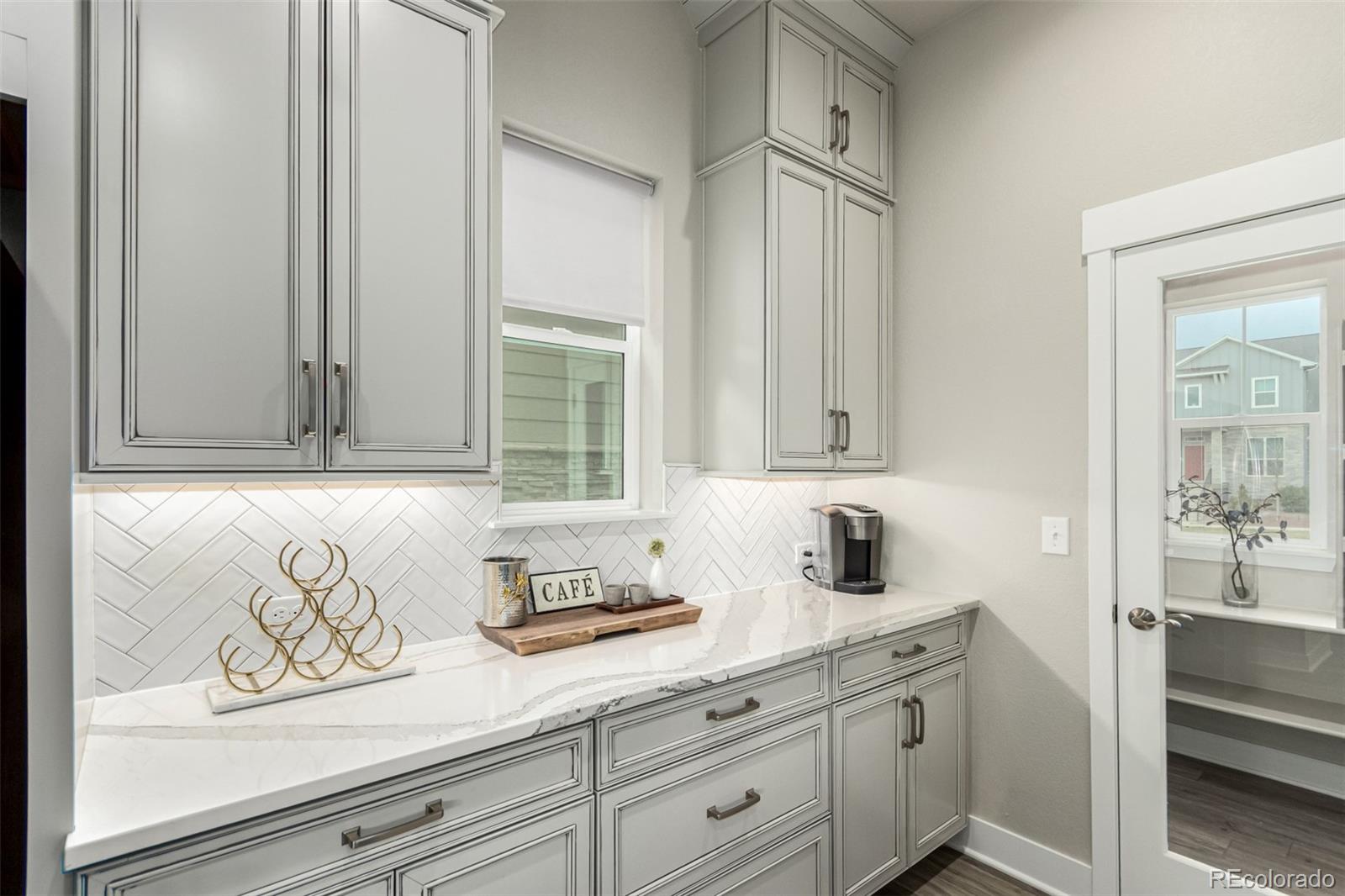 MLS Image #12 for 21492 e 60th avenue,aurora, Colorado