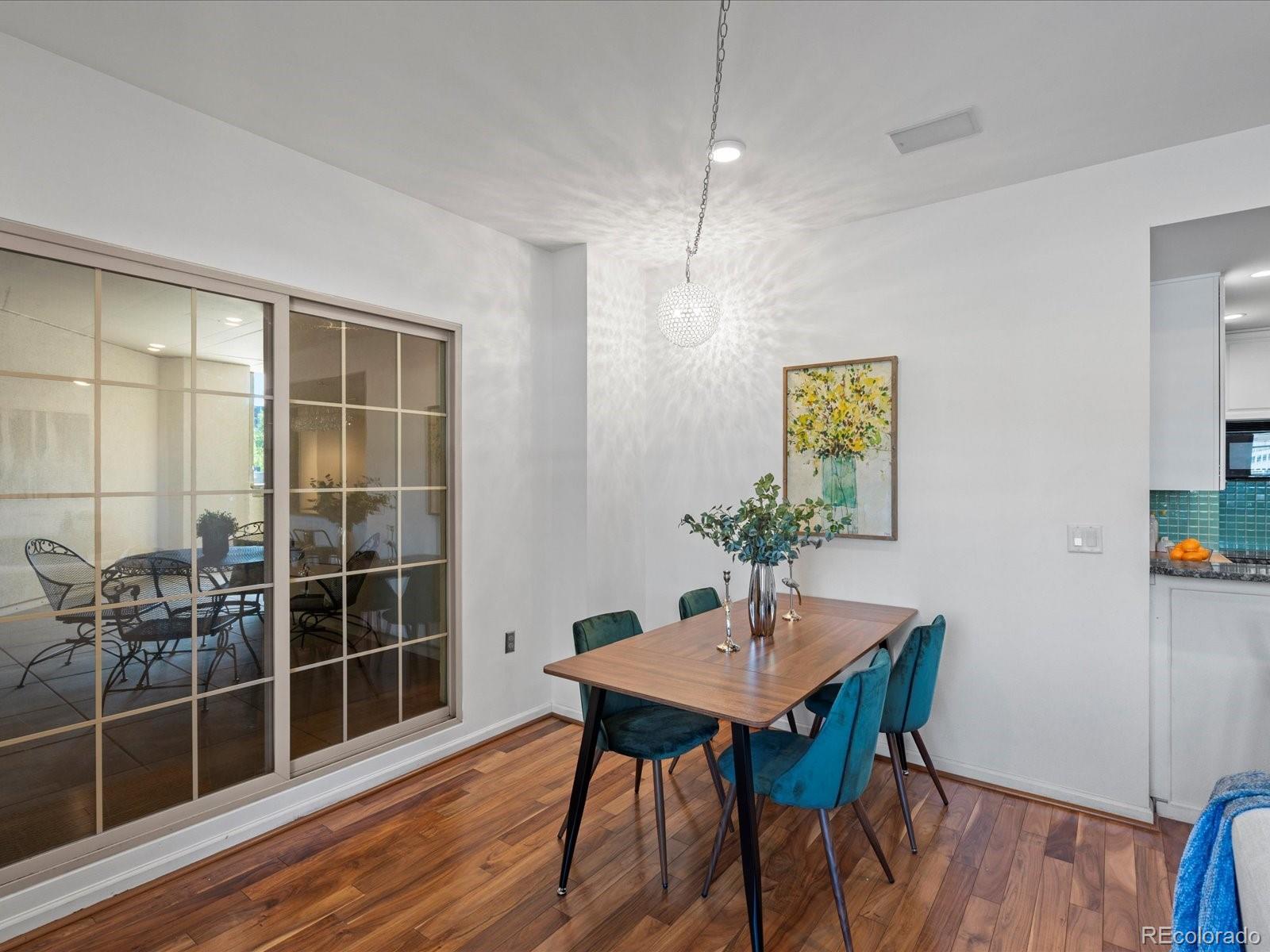 MLS Image #13 for 975 n lincoln street,denver, Colorado