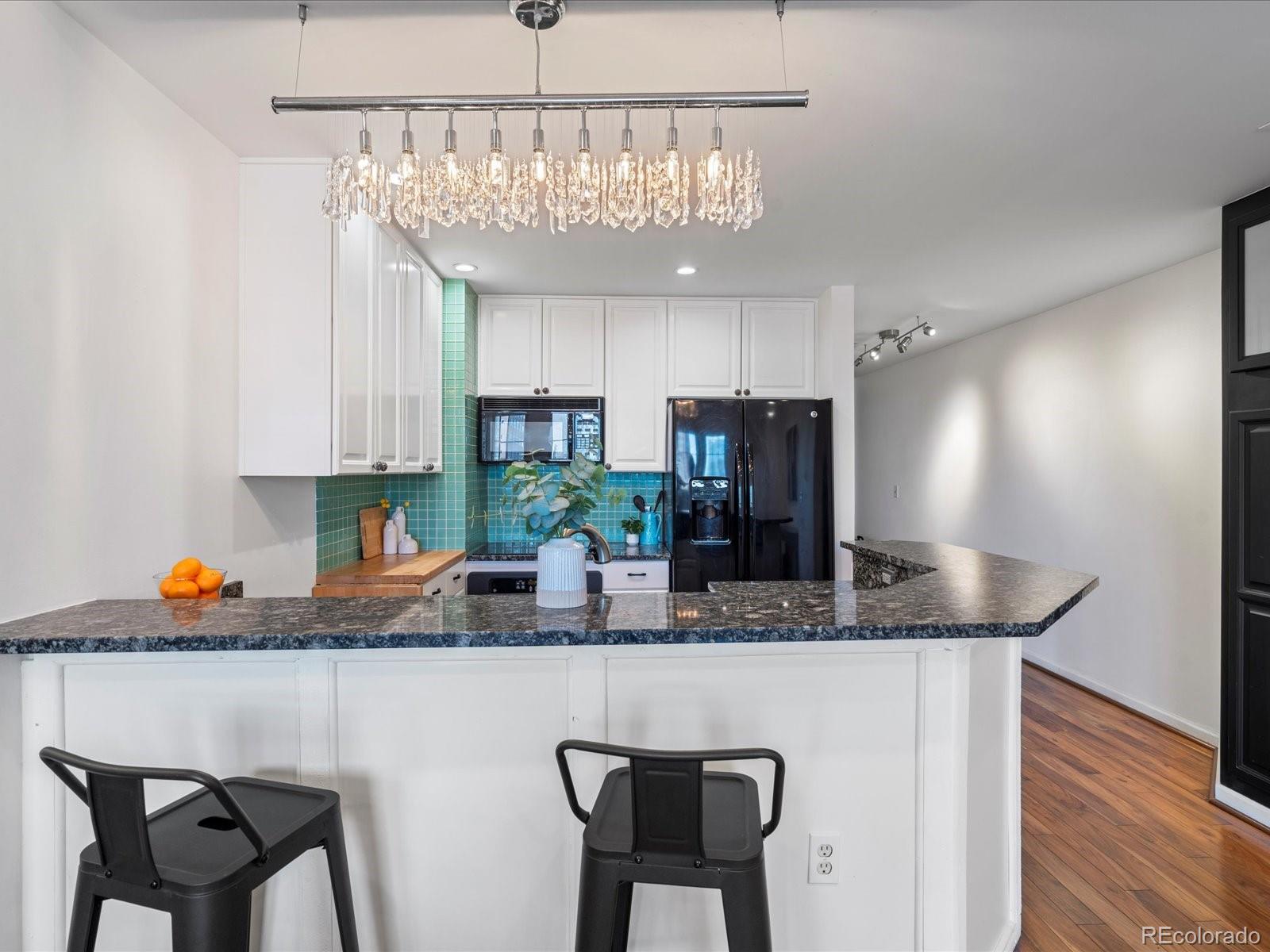 MLS Image #31 for 975 n lincoln street,denver, Colorado
