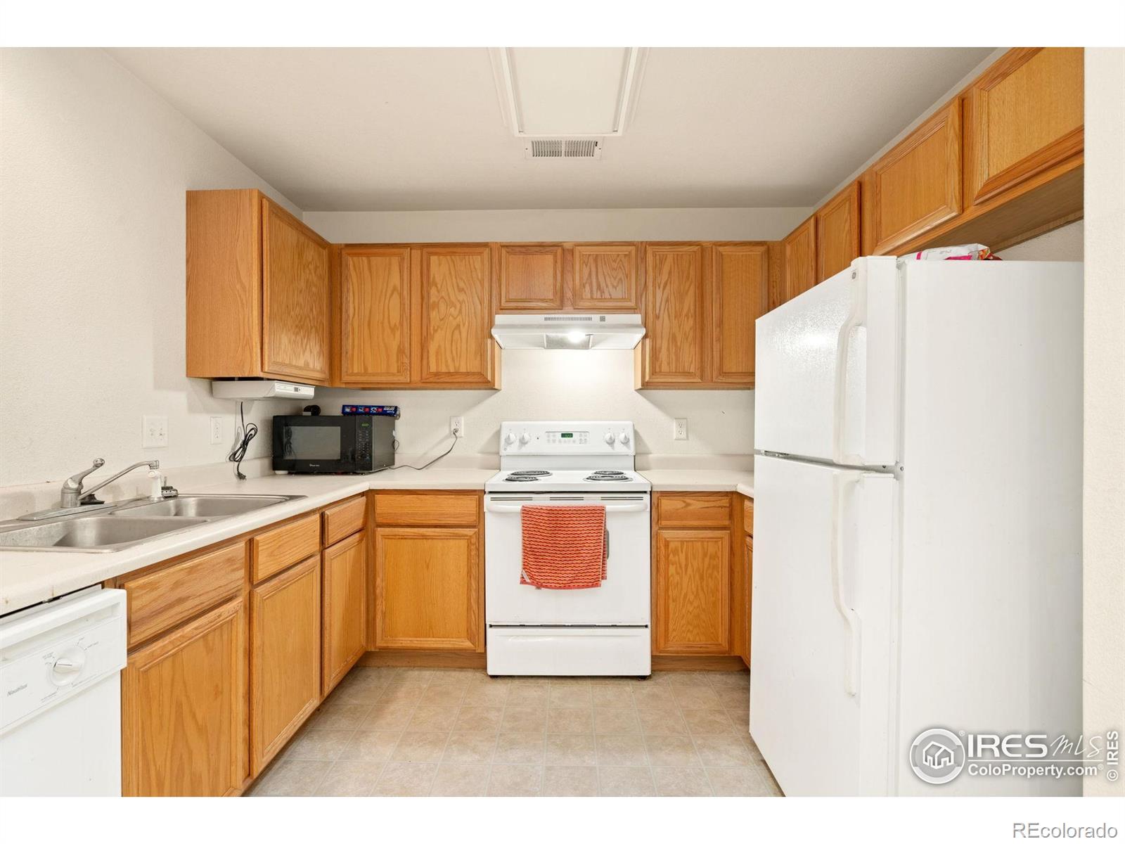MLS Image #4 for 3660  ponderosa court,evans, Colorado