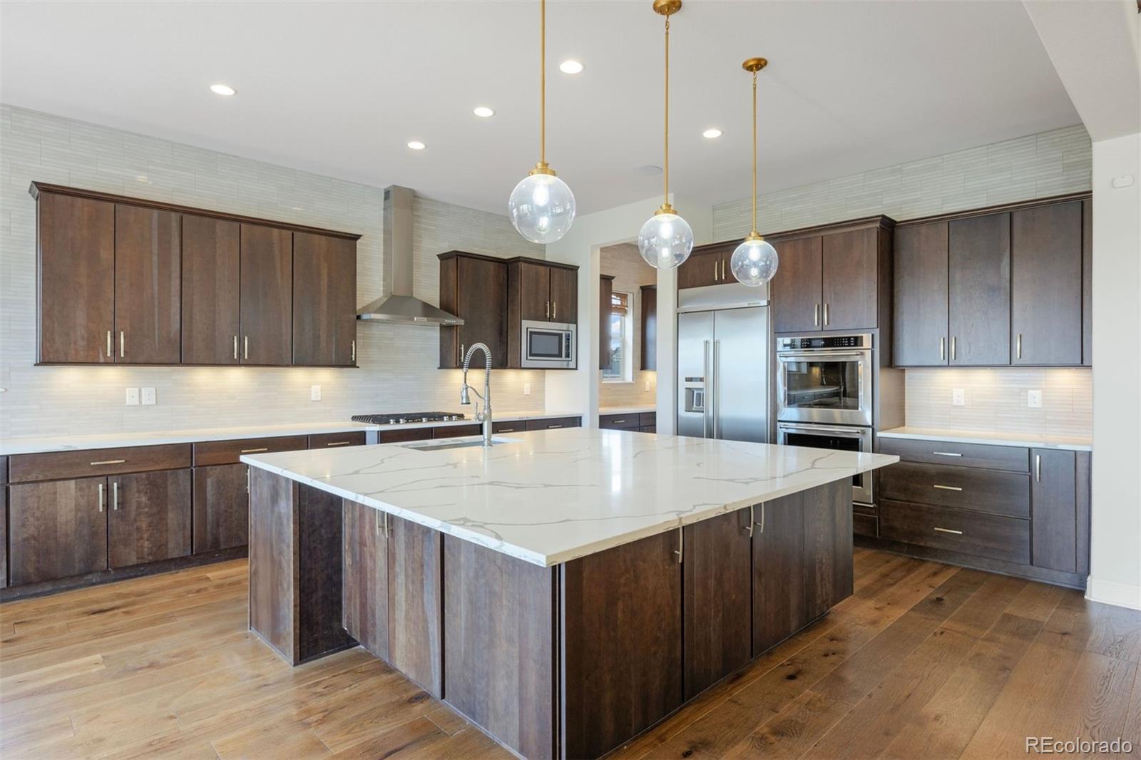 MLS Image #10 for 27381 e lakeview drive,aurora, Colorado