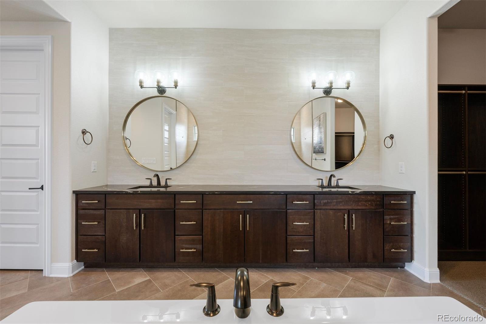 MLS Image #27 for 27381 e lakeview drive,aurora, Colorado